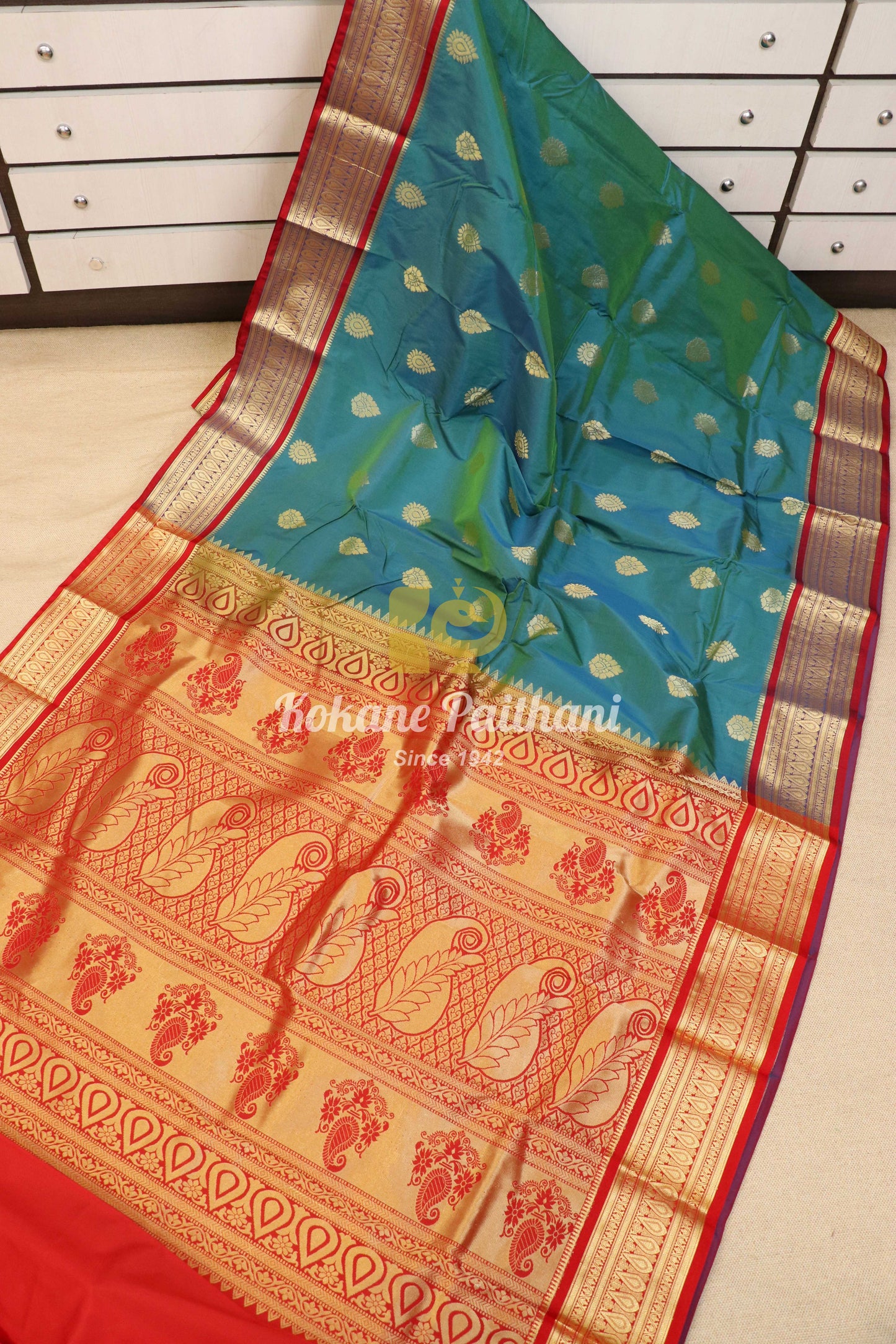 Tilak Gatti Kadiyal Saree