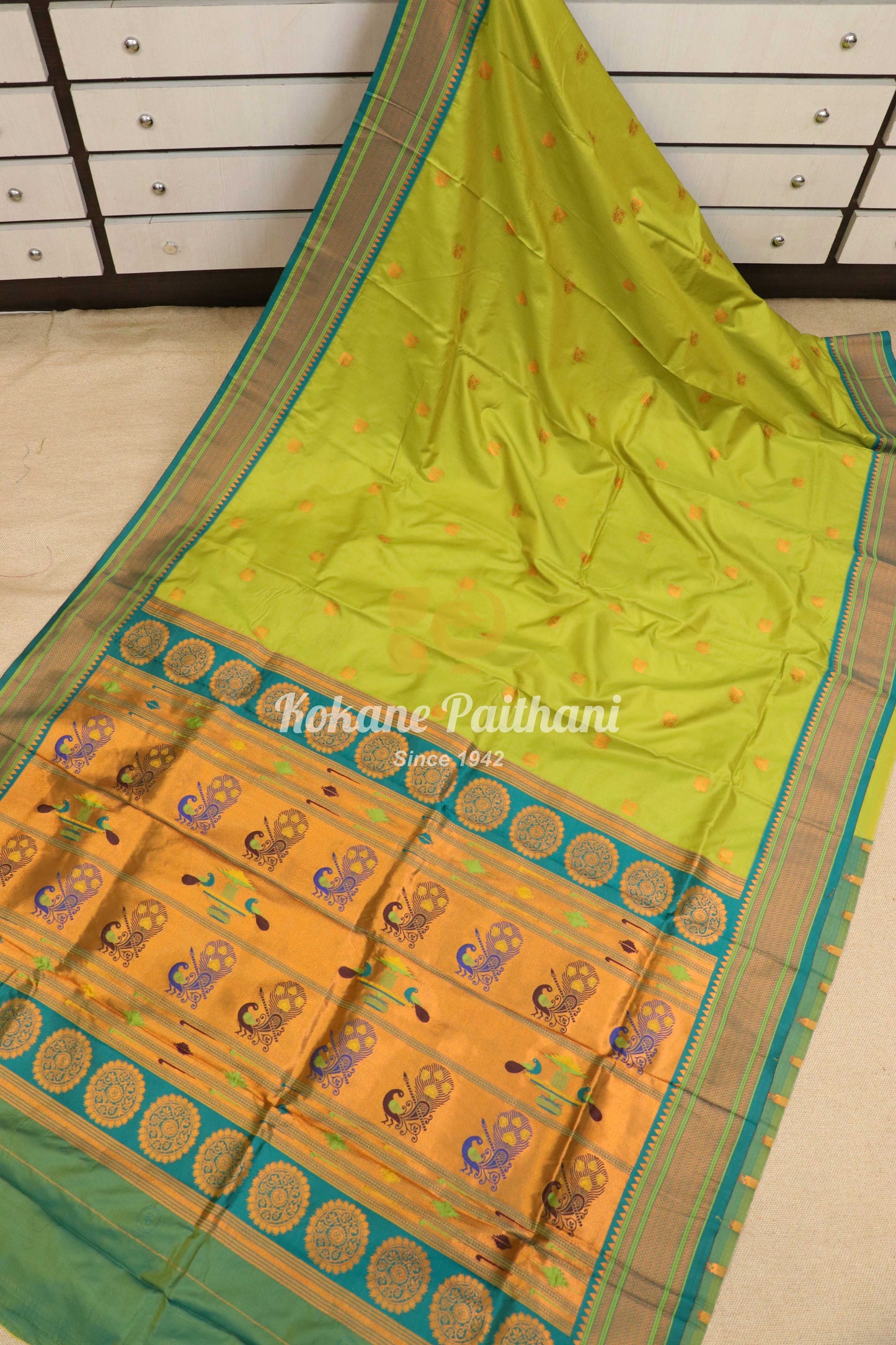 Peacock Pallu Semi Paithani