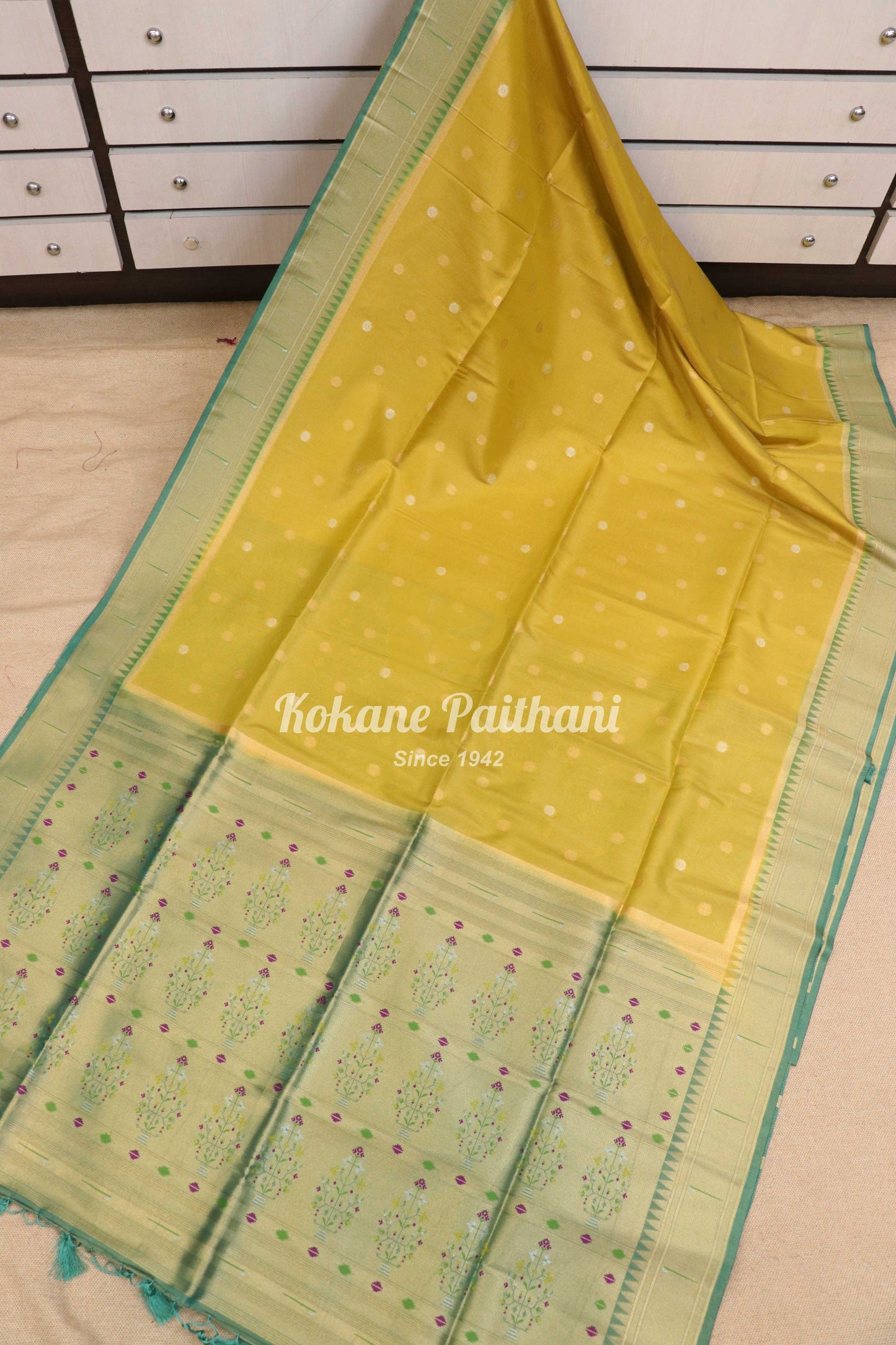 Tissue Muniya Brocade Paithani