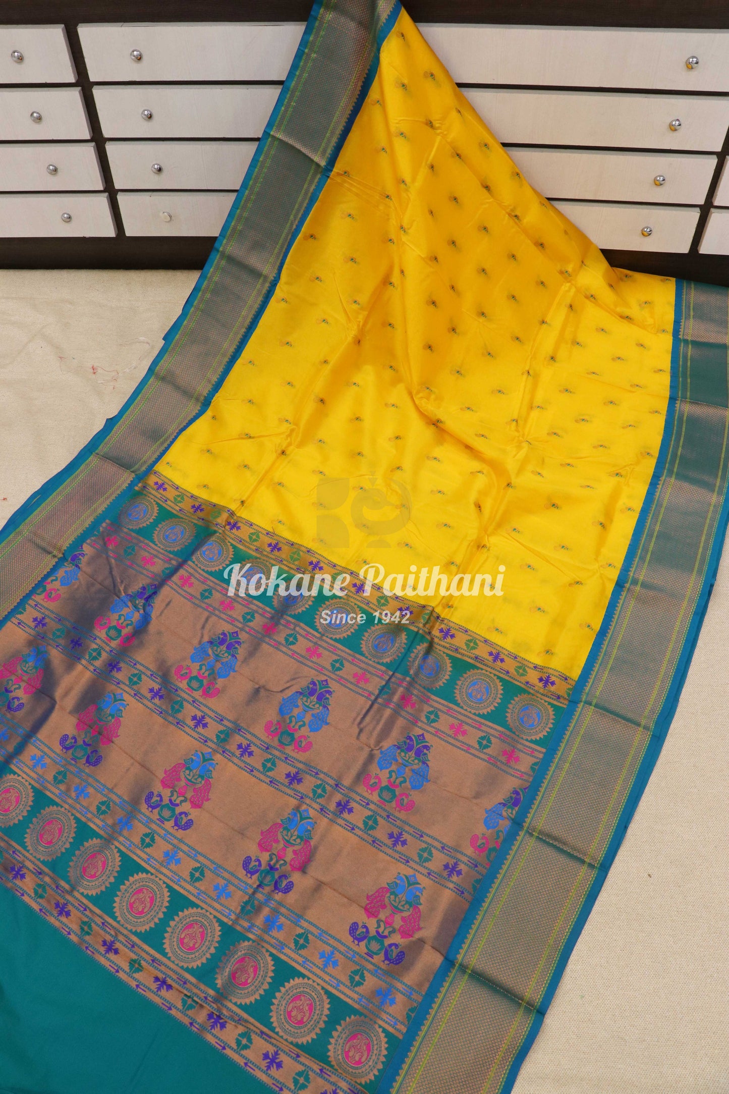 Kadiyal Peacock Maharani Paithani