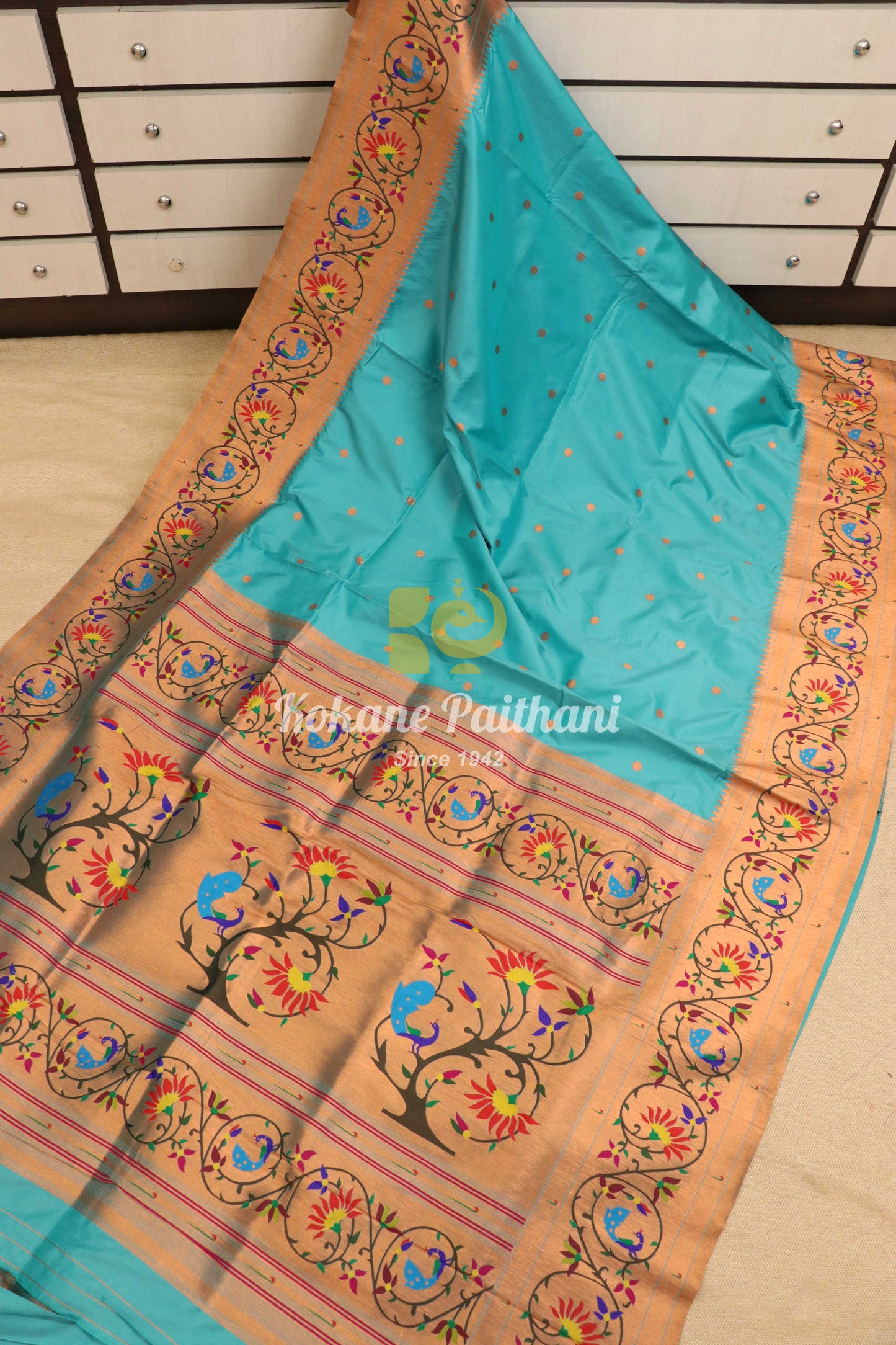Round Lotus Peacock Brocade Paithani Saree