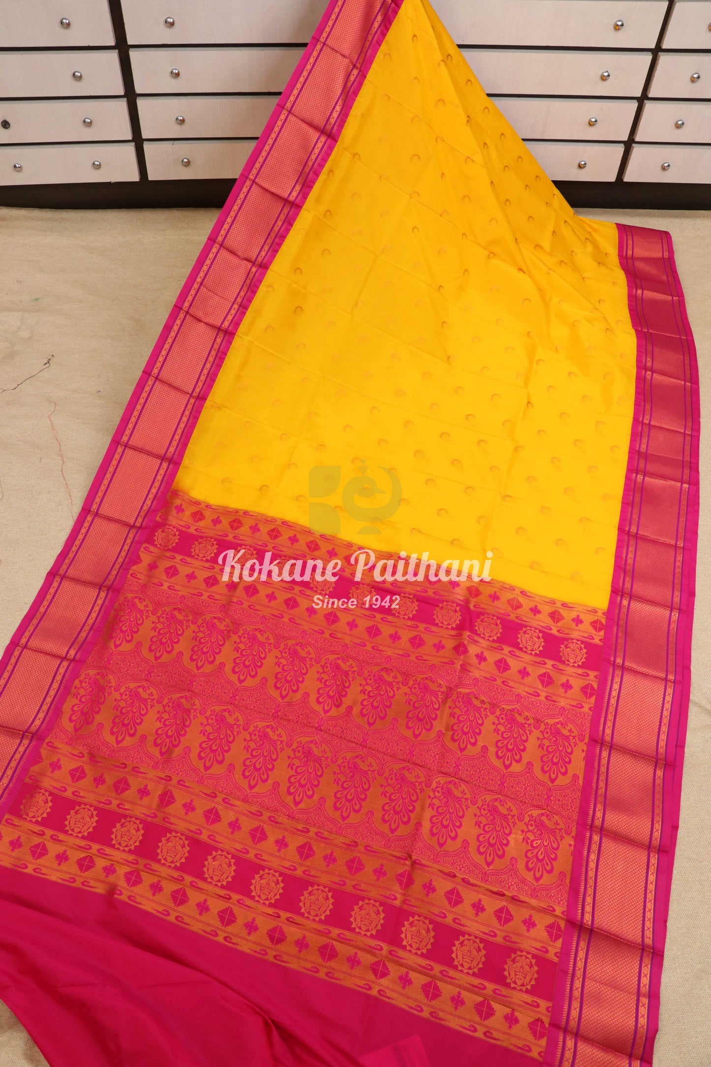 Tana Chandrakor Semi Paithani