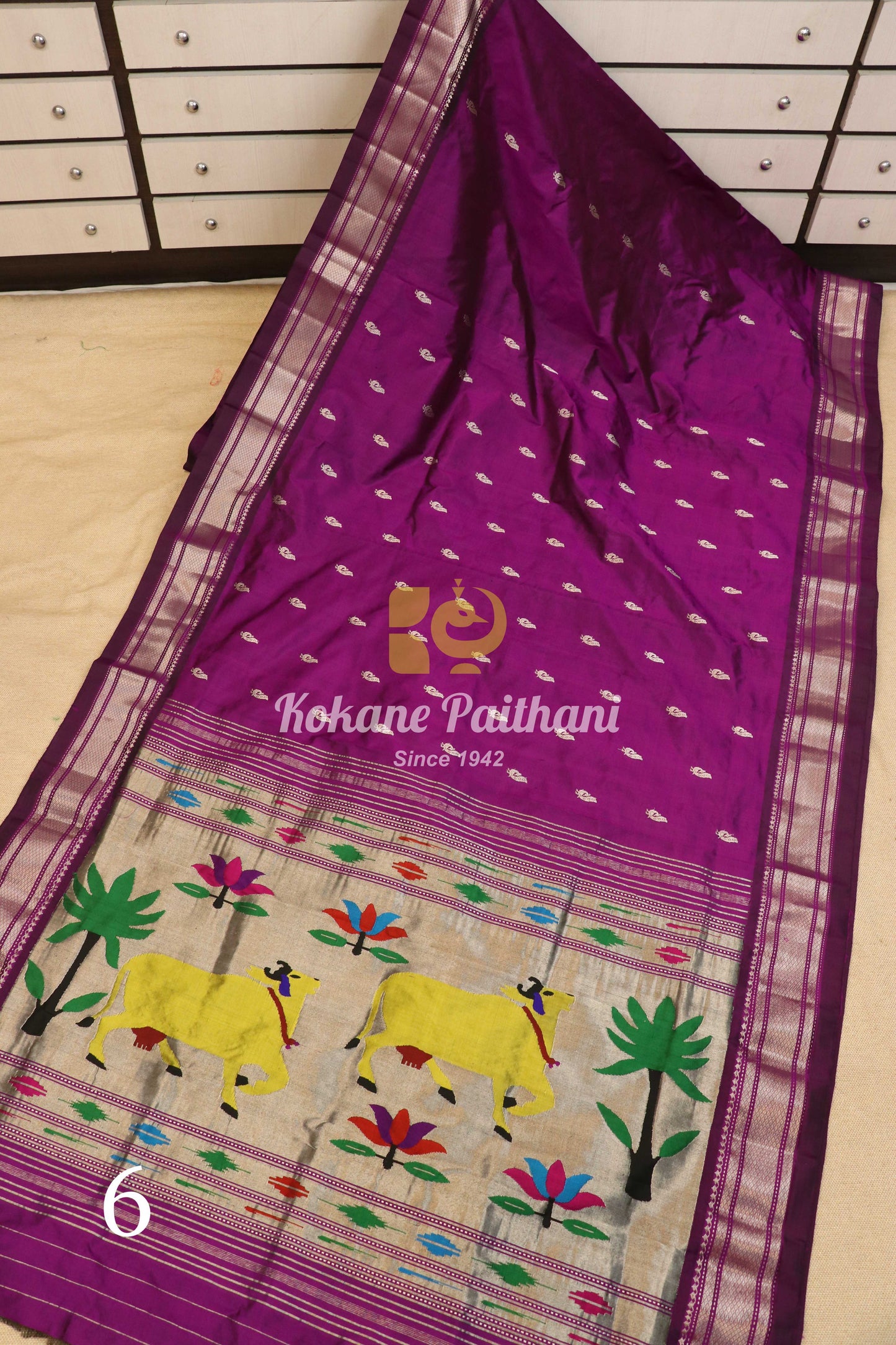 Fancy Pallu Silver Silk Paithani Saree