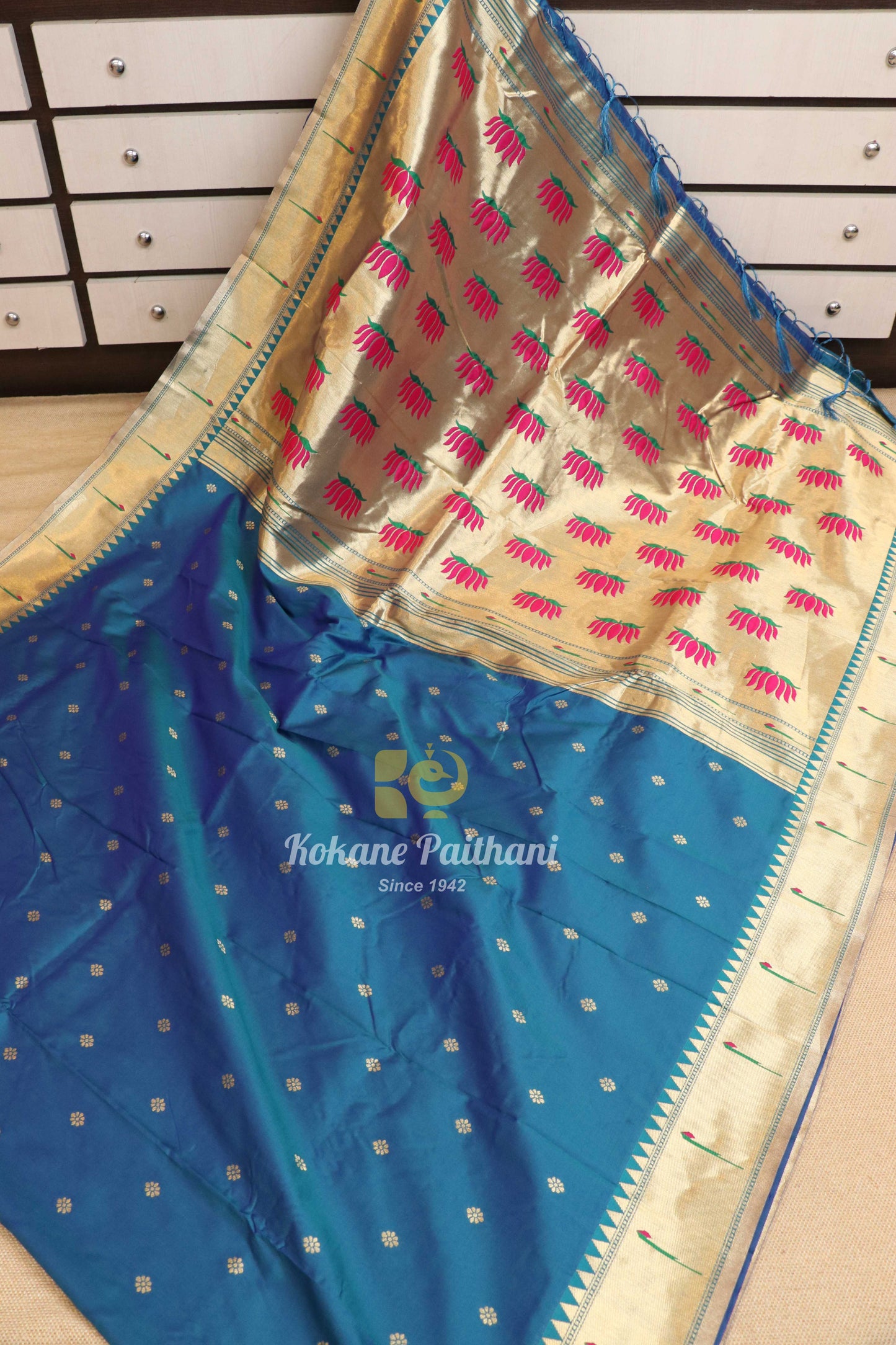 Semi Muniya Paithani Saree