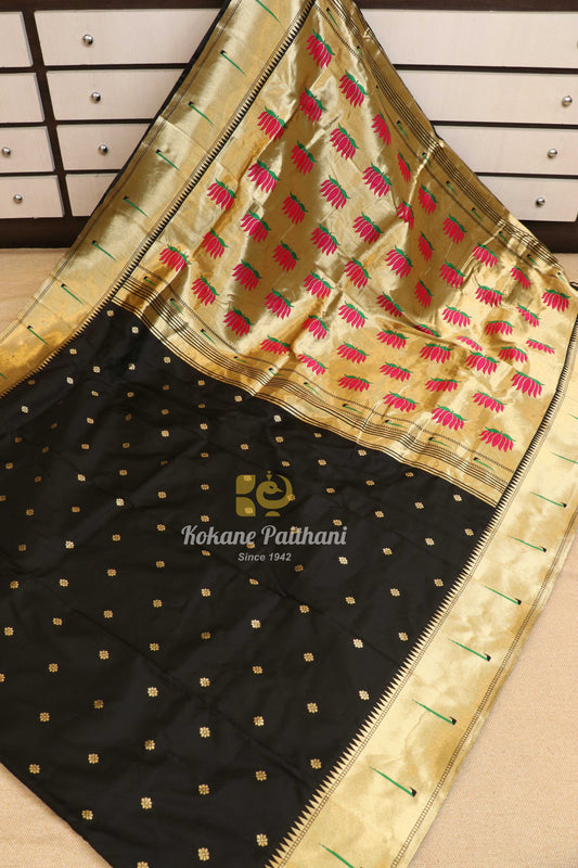 Semi Muniya Paithani Saree