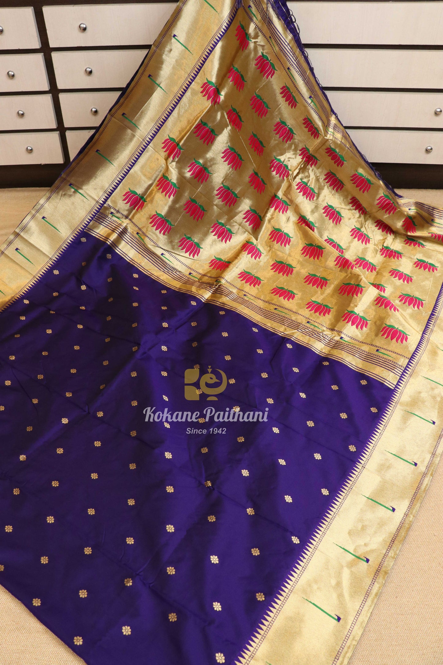 Semi Muniya Paithani Saree