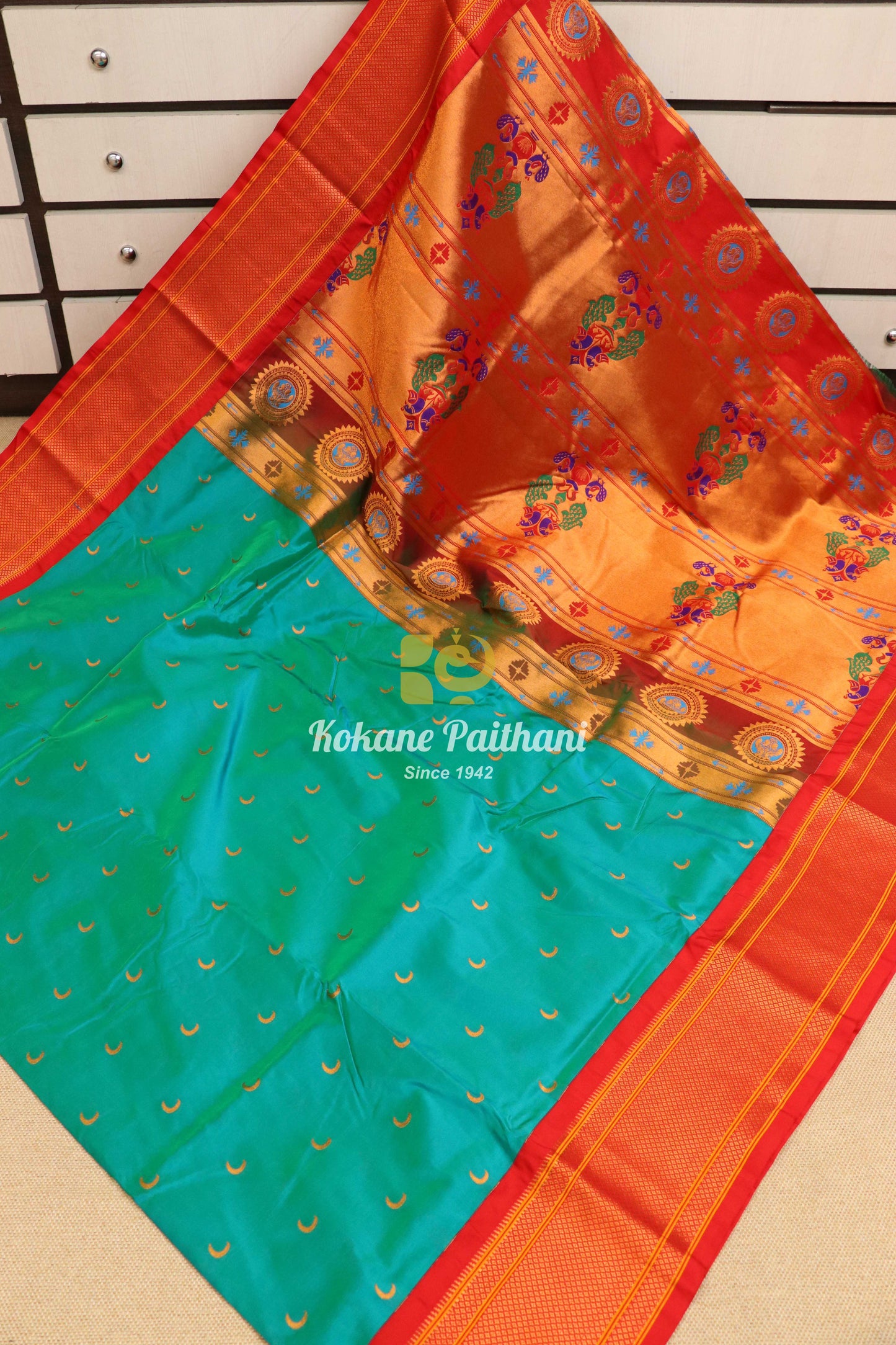 Kadiyal Chandrakala Fancy Pallu Paithani