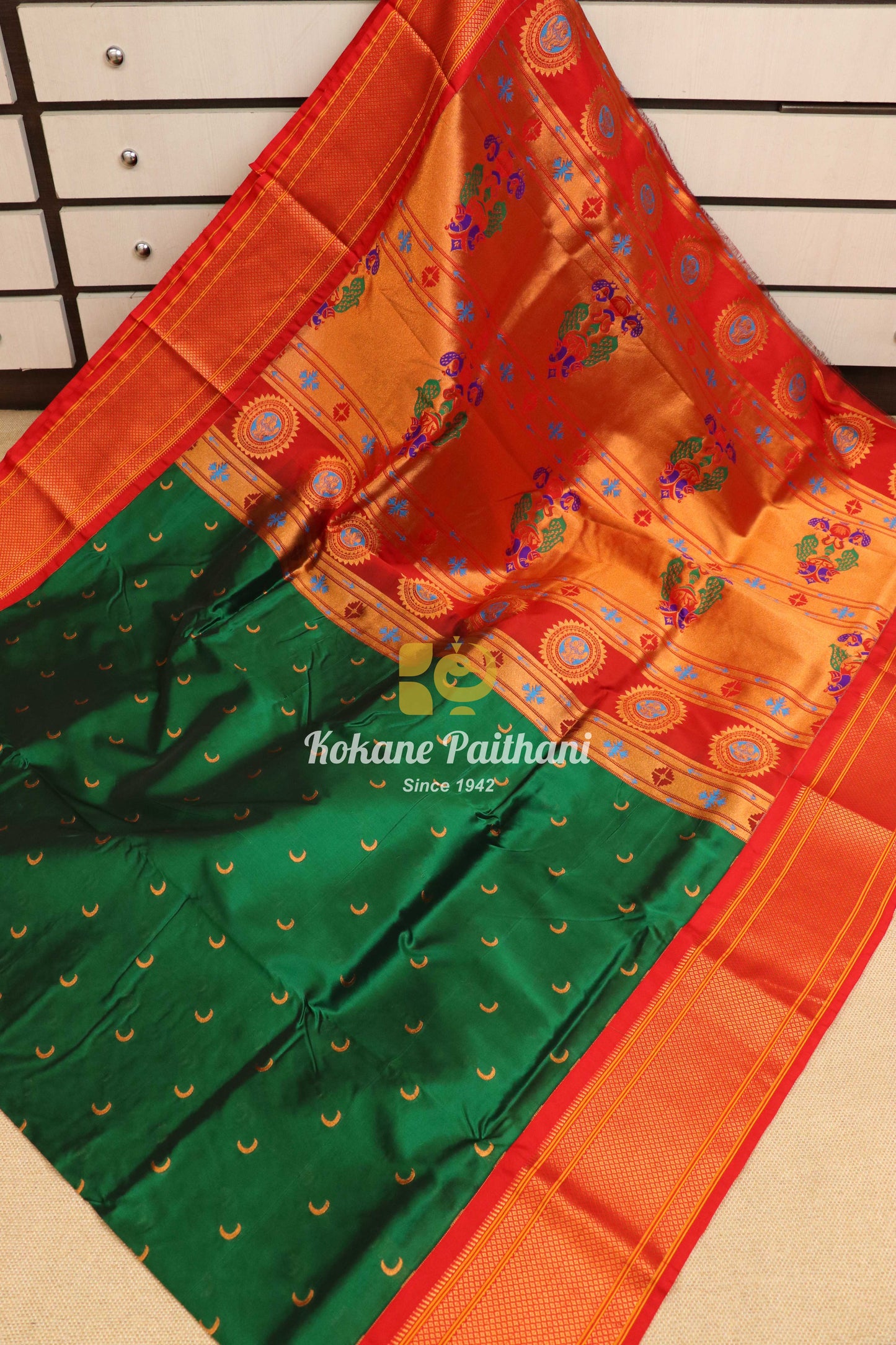 Kadiyal Chandrakala Fancy Pallu Paithani