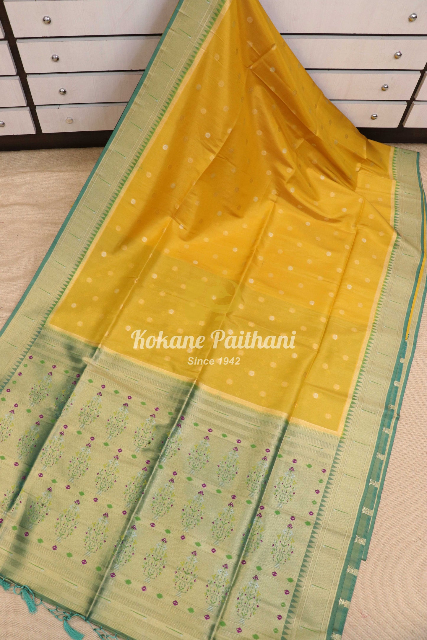 Tissue Muniya Brocade Paithani