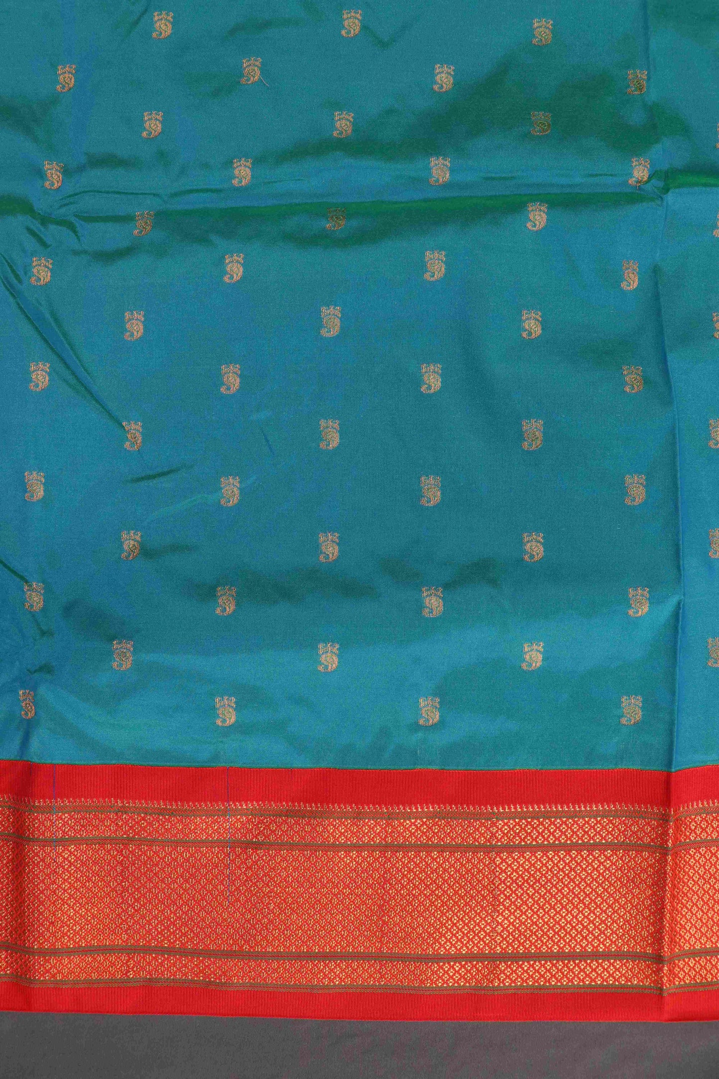 Kadiyal Rich Pallu Paithani