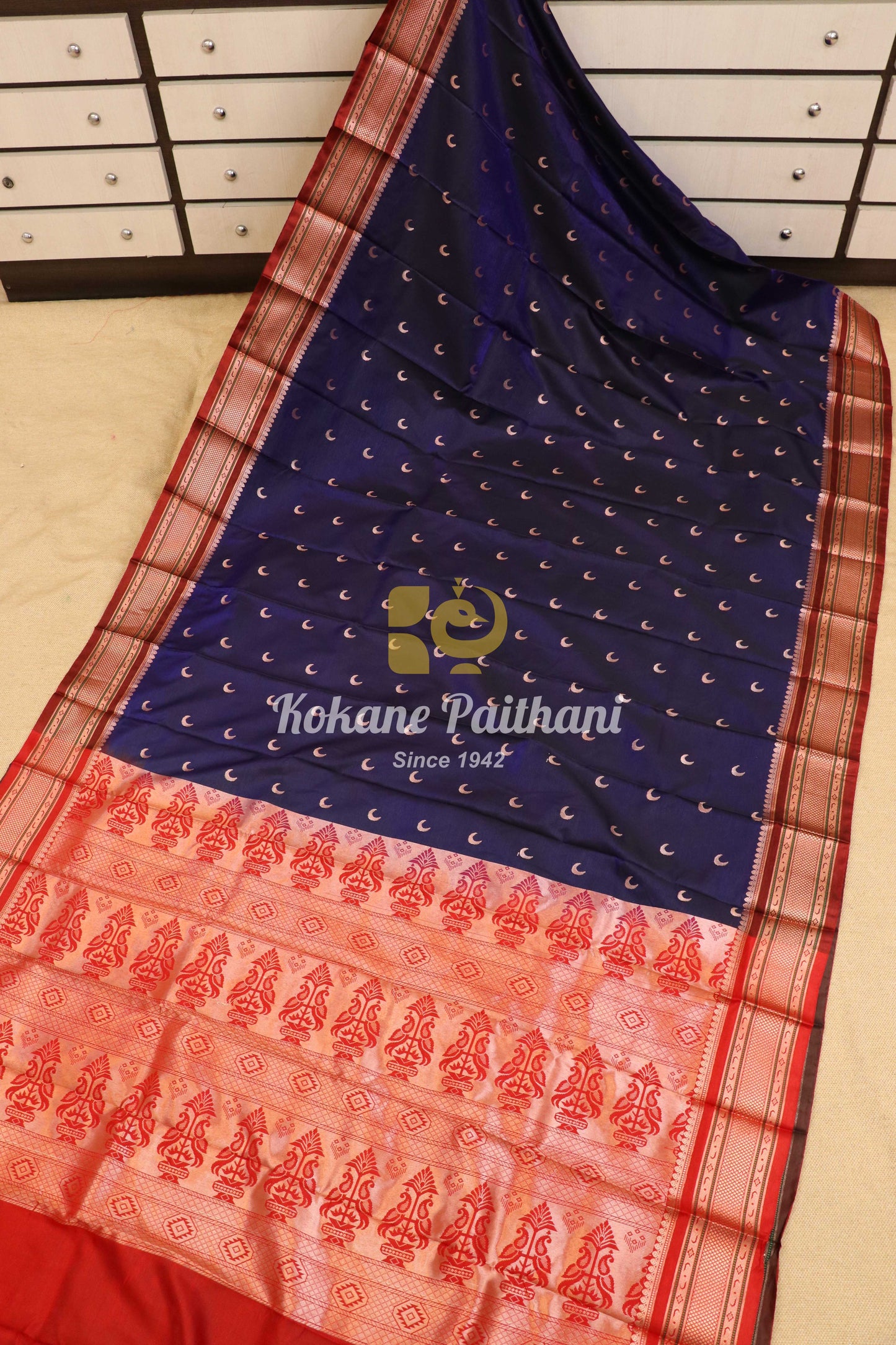 Chand butta Semi Paithani Saree