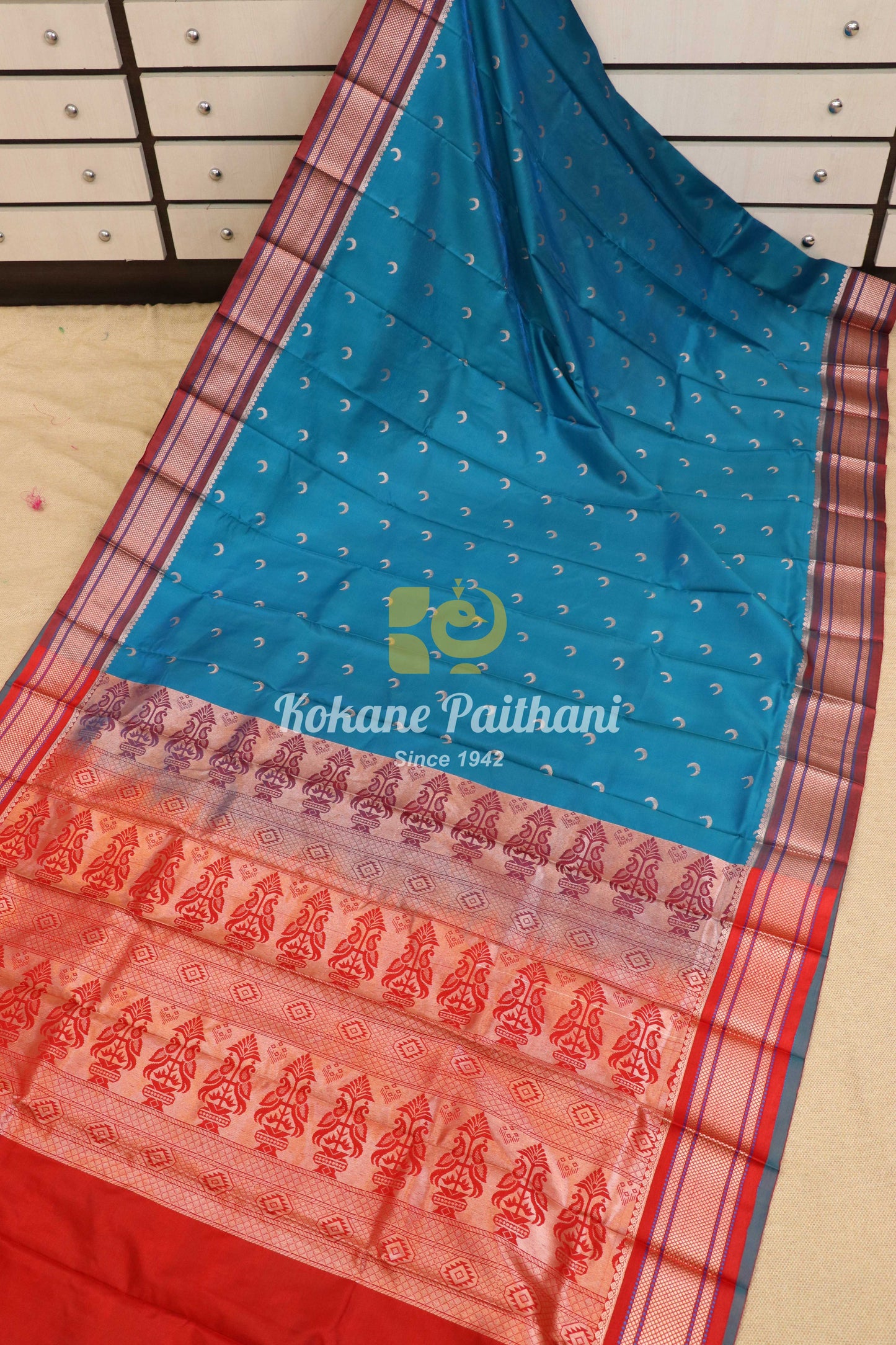 Chand butta Semi Paithani Saree