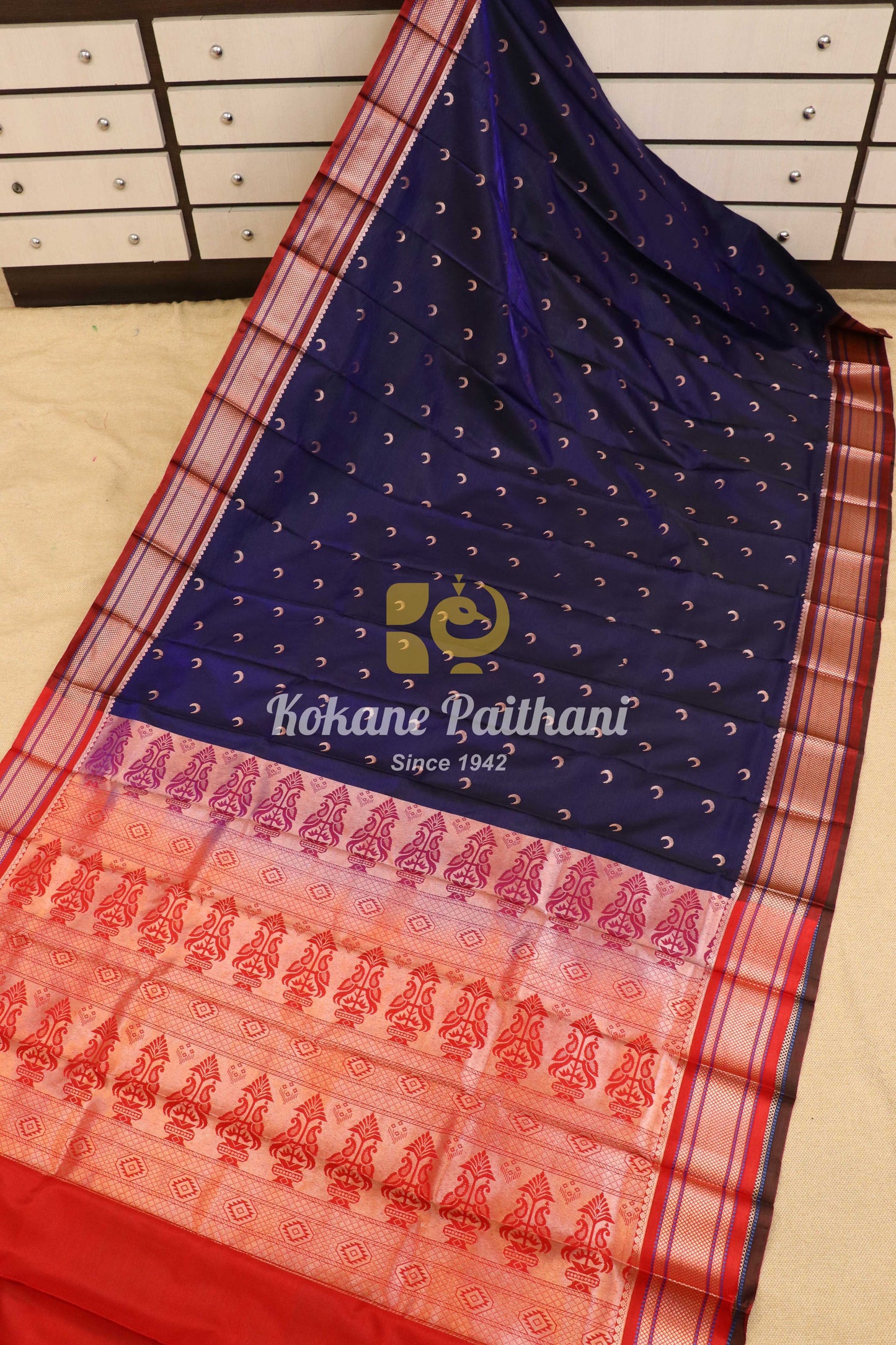 Chand butta Semi Paithani Saree