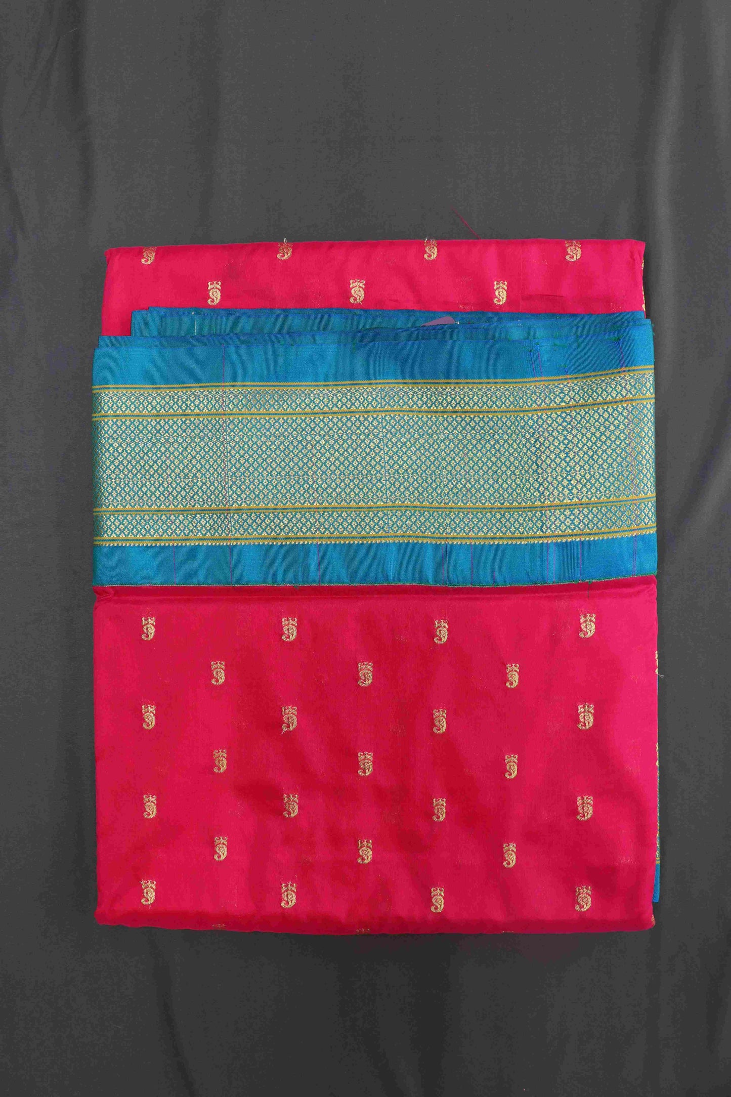 Kadiyal Rich Pallu Paithani