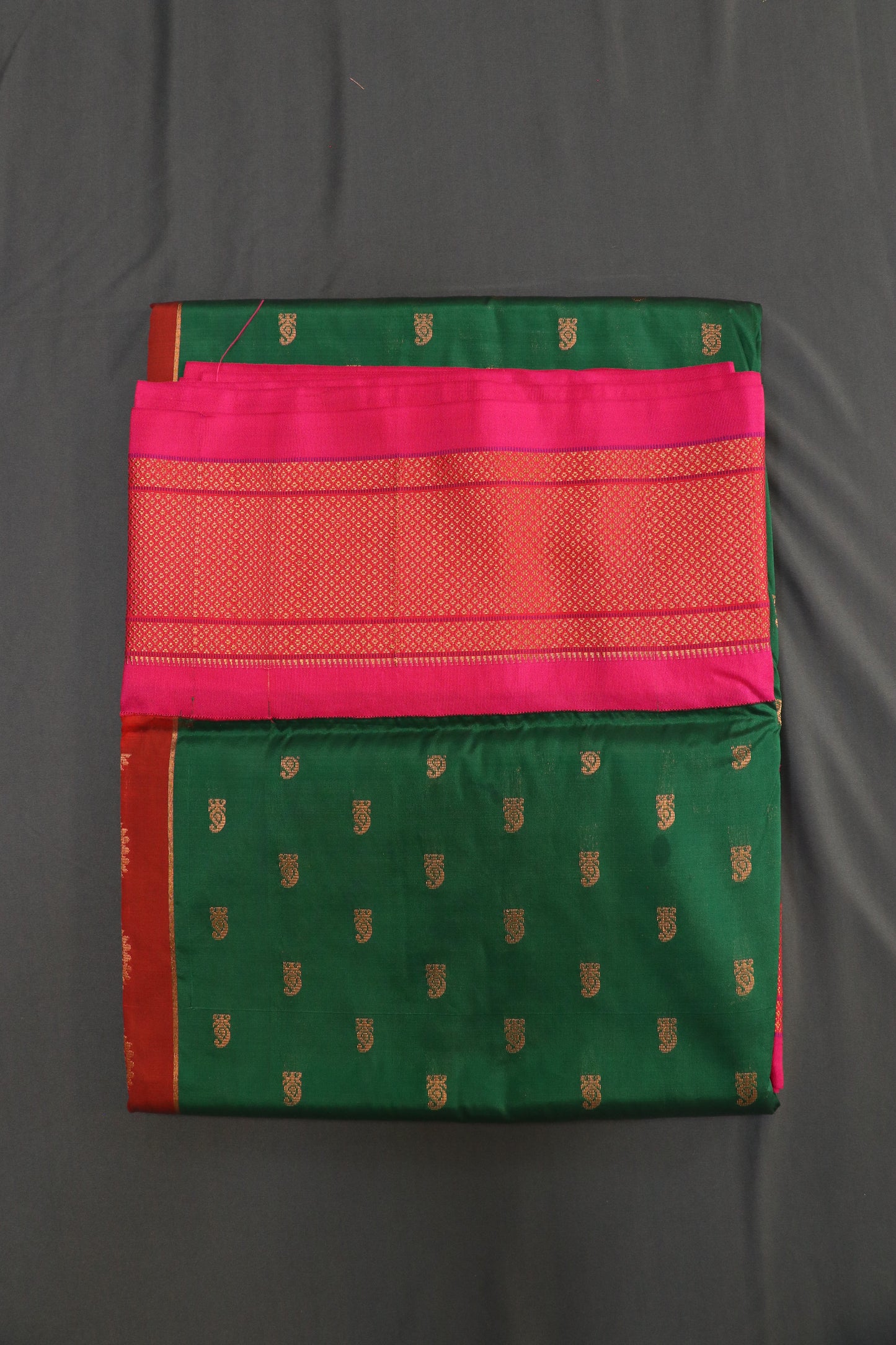 Kadiyal Rich Pallu Paithani