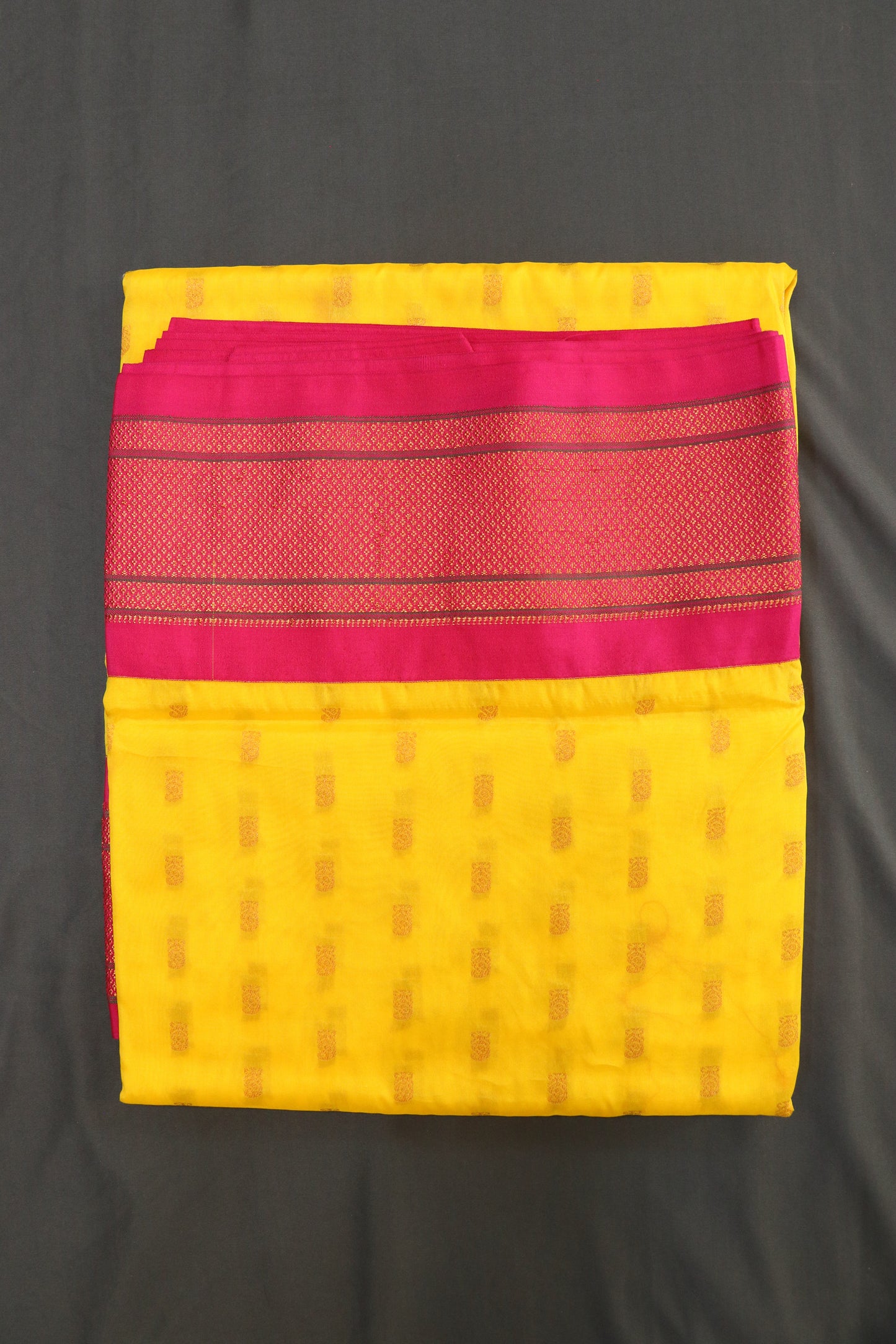 Kadiyal Rich Pallu Paithani